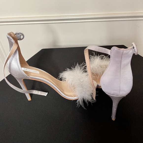 Primark Silver Satin Fluffy Feather fur Sandal Heels US10 - Picture 3 of 10